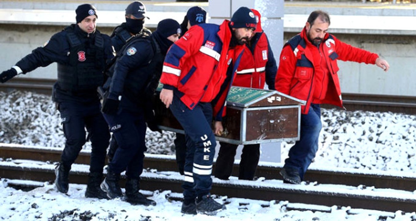 Eski Rektör Yardımcısı Albayrak Yht Kazasında Yaşamını Yitirdi
