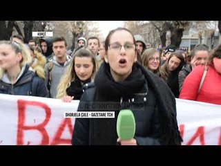 Скачать видео: Studentët nëpër rrethe, Shkodra e Elbasani “mësyjnë” Tiranën - Top Channel Albania - News - Lajme