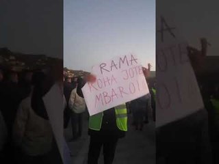 Protesta në autostraden Fier - Vlorë