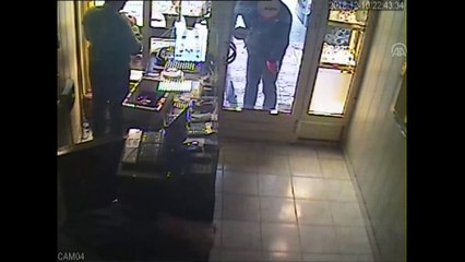 Kuyumcuya giren maskeli şüphelileri silahla kovaladı - GAZİANTEP