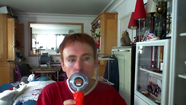 Wiwi égratigne more than a miracle de MNEK