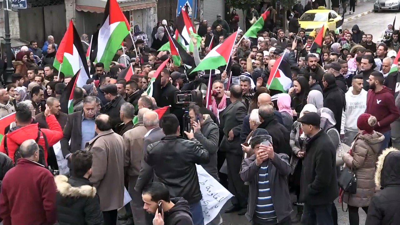 İsrail'in 3 Filistinliyi öldürmesi protesto edildi - RAMALLAH