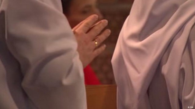 اعتداءات جنسية على أطفال من قِبَل قساوسة بكنائس بولندية