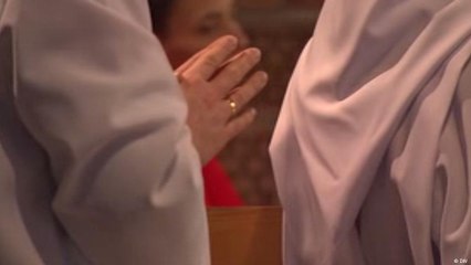 اعتداءات جنسية على أطفال من قِبَل قساوسة بكنائس بولندية