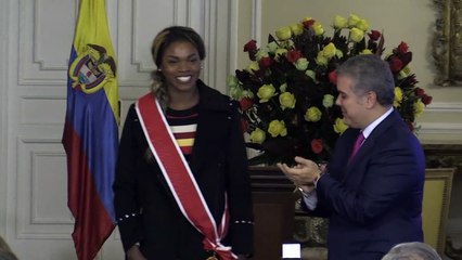 La saltadora Caterine Ibargüen fue condecorada en Colombia