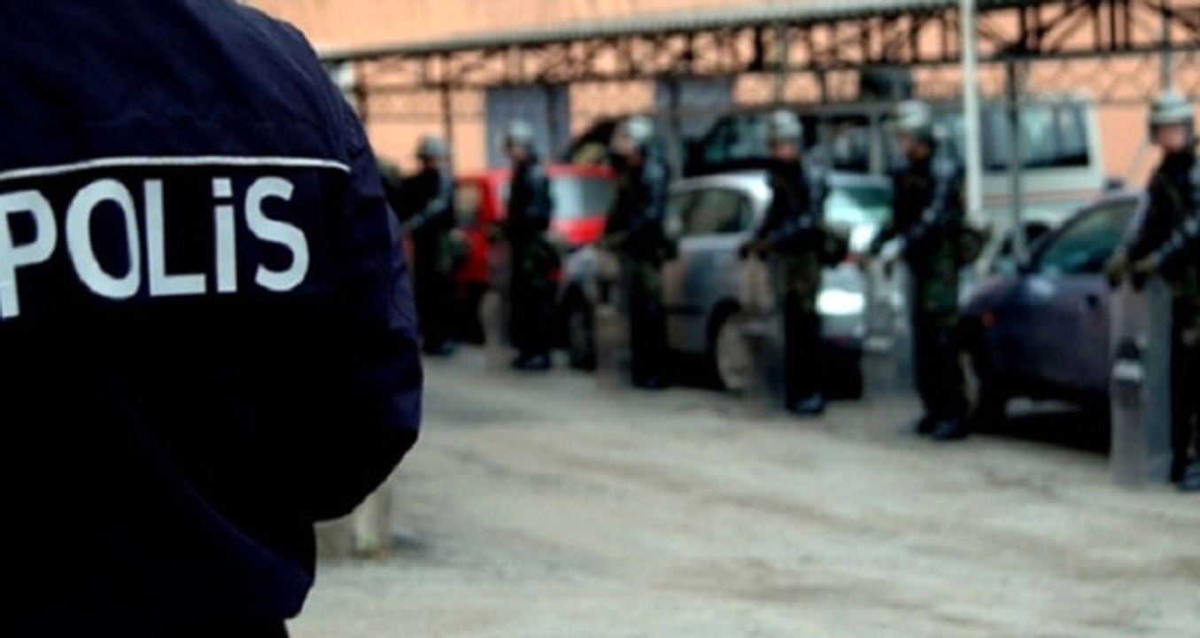 Sosyal Medyada Türkiye Aleyhine Paylaşımlarda Bulunan 2'si Polis 4 Kişi Tutuklandı