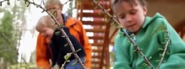 Big Crazy Family Adventure S01E01 Leg 1 Storms, Stuffies and Unexpected Russians