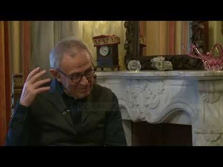 Ja çfarë dëgjon doktor Petrela kur gatuan pasta…