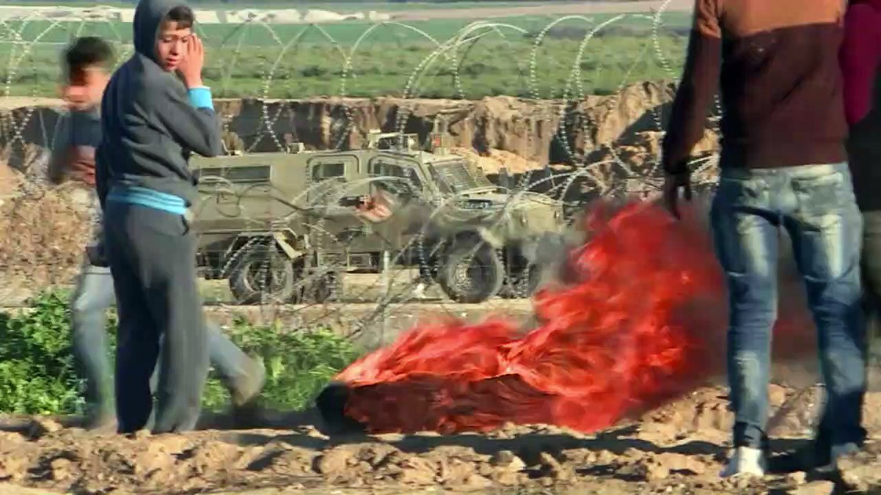مواجهات على حدود القطاع بين الفلسطينيين والقوات الإسرائيلية