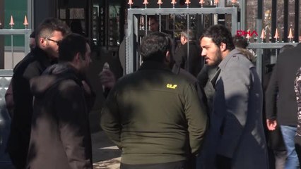 Tren Kazasında Hayatını Kaybedenlerin Yakınları Adli Tıp Önünde Açıklamalarda Bulundu