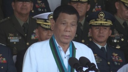 Duterte amarra su poder con mano dura y ataca a sus mayores críticos