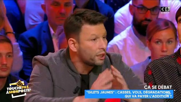 Gilets jaunes : Le chroniqueur Raymond Aabou déclenche l'hystérie des autres chroniqueurs de TPMP - Regardez