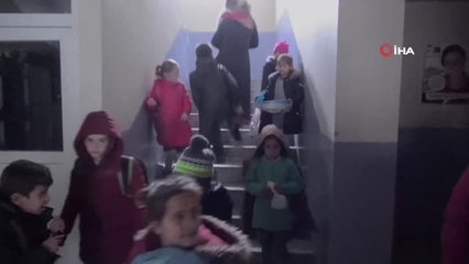 Beytüşşebaplı Öğrencilere Kur'an Hediye Ediliyor