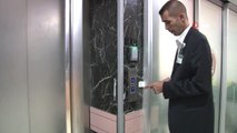Hayatı Asansörde Geçiyor, Günlük 600 Kez İnip Çıkıyor