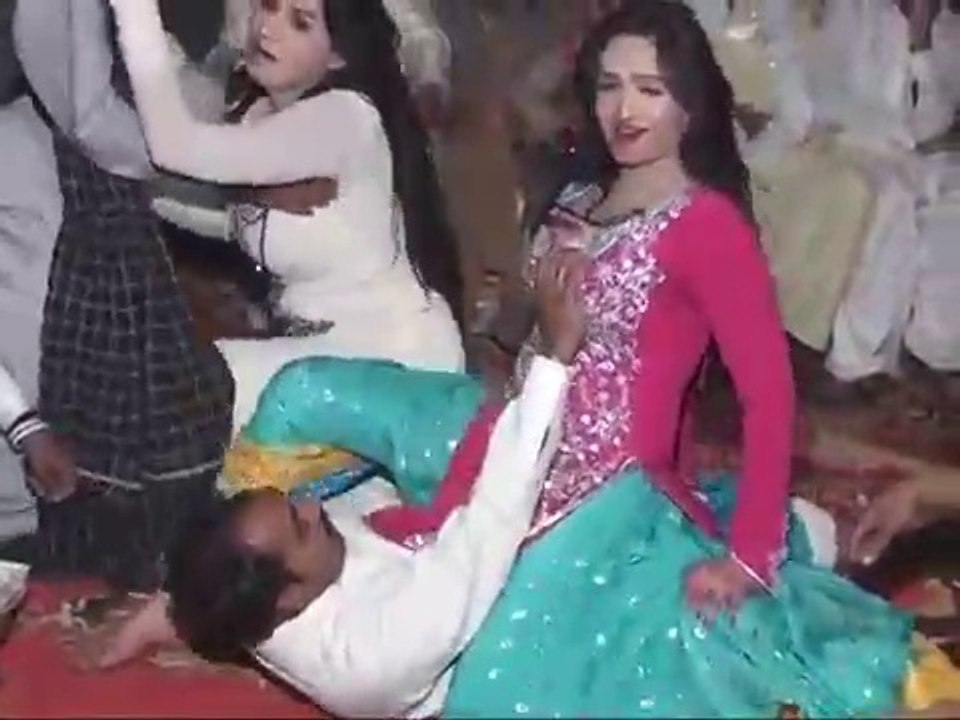 Pakistan stage dance in marriage 2018