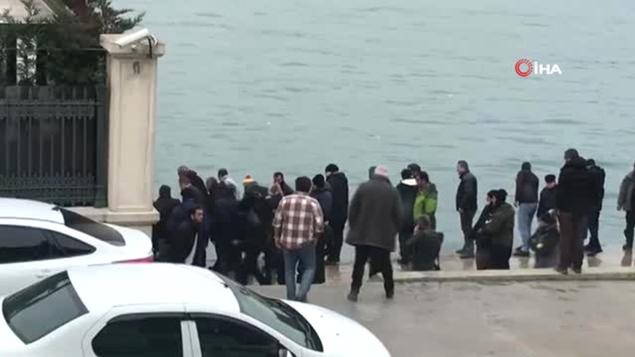 Kanlıca Sahili'nde Aracıyla Denize Düşen Kadın Böyle Kurtarıldı