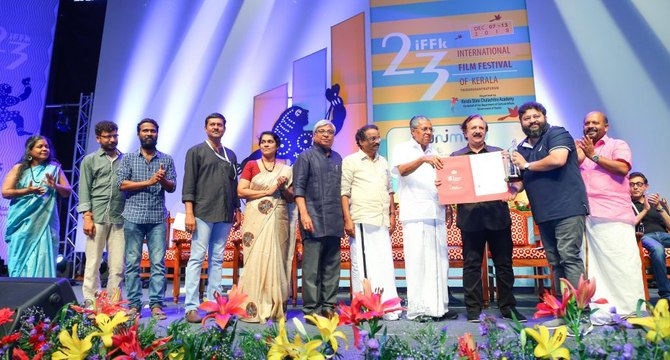 IFFK: ലിജോ ജോസ് പല്ലിശ്ശേരി മികച്ച സംവിധായകൻ | filmibeat Malayalam