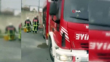 Arnavutköy'de sünger fabrikasında yangın