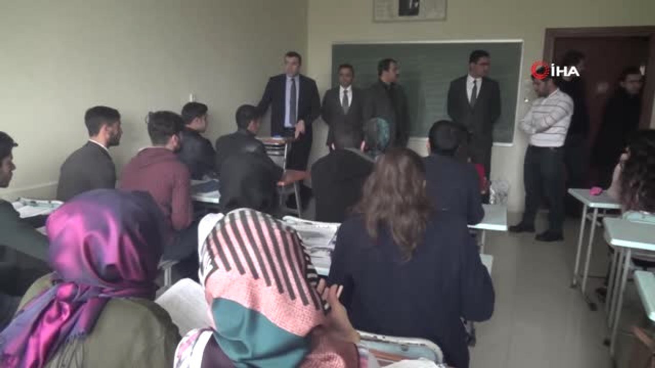 Üniversiteye Hazırlanan Öğrencilere Ücretsiz 7 Bin Kaynak Kitap