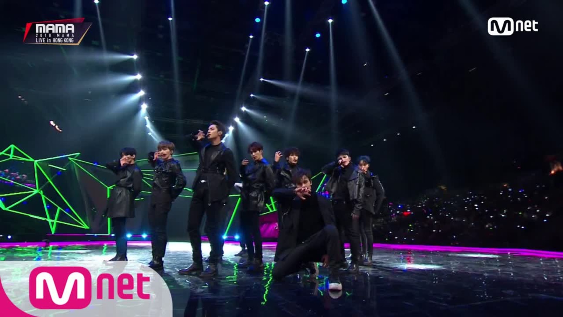 SEVENTEEN(세븐틴)_INTRO + Getting Closer(숨이 차)│2018 MAMA in