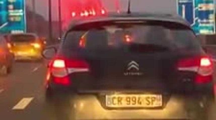 Journée de mobilisation à Mons: l'autoroute a été bloquée