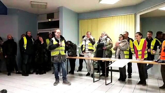 Les gilets jaunes de Verdun rencontrent les élus (2)