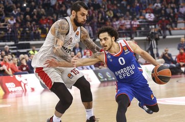 Anadolu Efes, Olympiakos'a 88-81 Mağlup Oldu