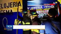 San Miguel_ voraz incendio consumió un local comercial en Barrio El Centro ( 720 X 1280 )