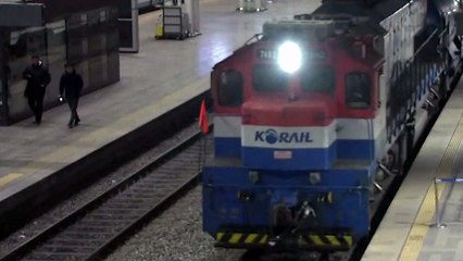 판문역 10년 만에 철도협력 상징으로..."美와 협의 계속" / YTN