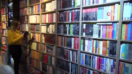 Isparta’da köpek kitap çaldı