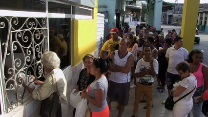 Cubans struggle to find bread after flour shortage