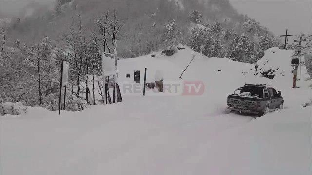 Reshjet e borës izolojnë Thethin, paralizohet aktiviteti i 350 bujtinave