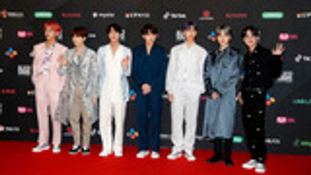 Janet Jackson Meets BTS Backstage at Mnet Asian Music Awards | Billboard News