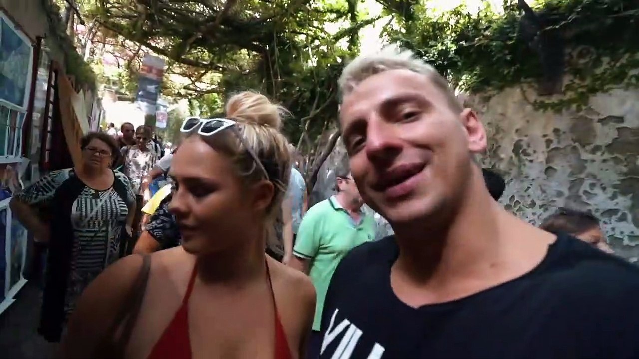 Picking Up Girls In Italy!