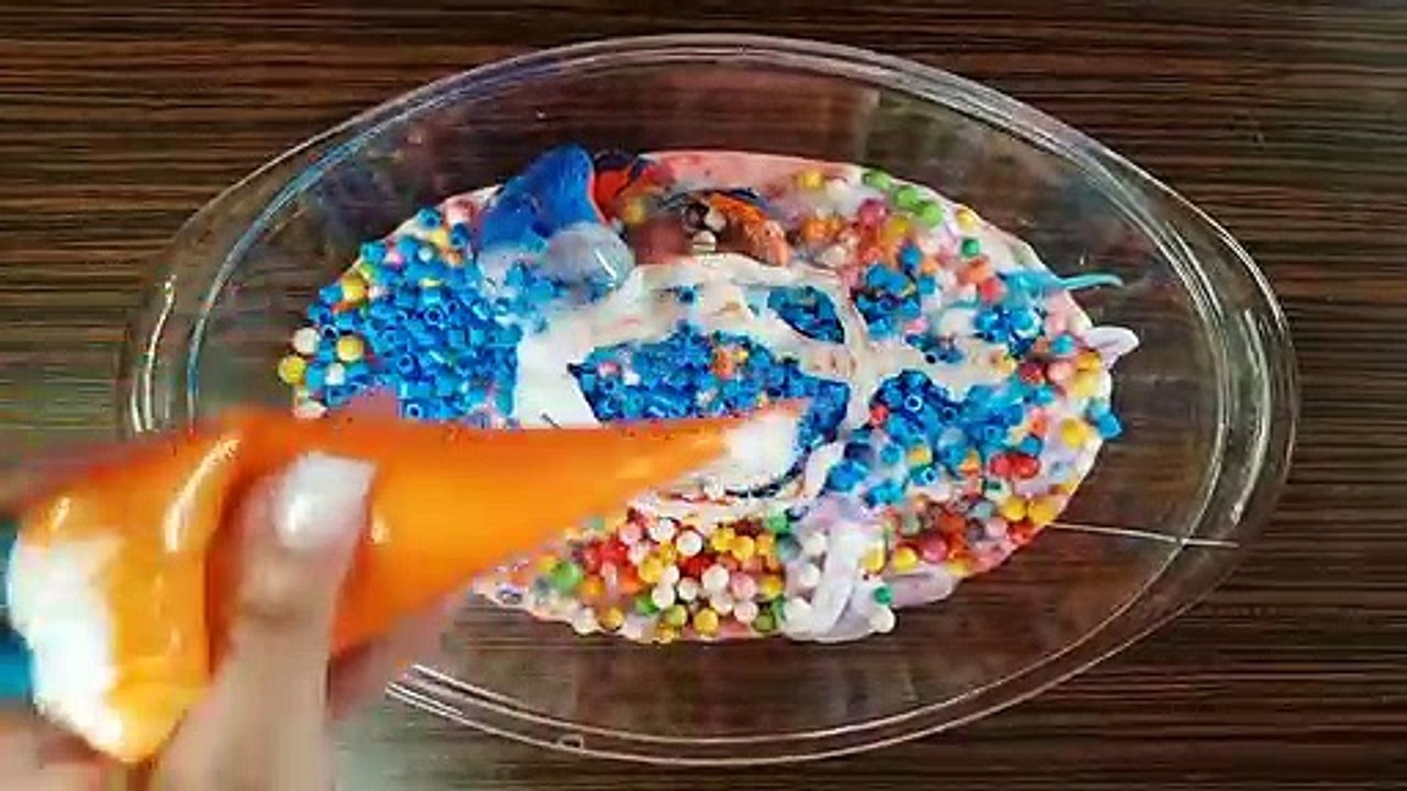 Making Slime With Piping Bags and Bags