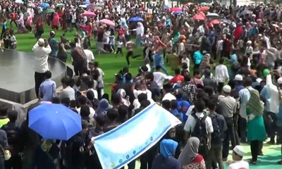 Warga Rayakan Penangkapan Bupati Cianjur oleh KPK