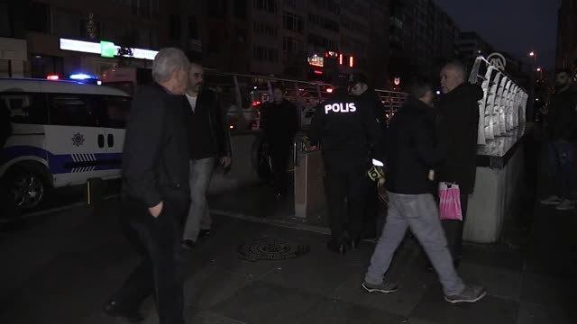 Metro İstasyonunda Bir Kişi Raylara Düştü