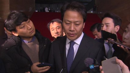 靑 "특감반원, 본인 비위 감추고 사건 왜곡" / YTN