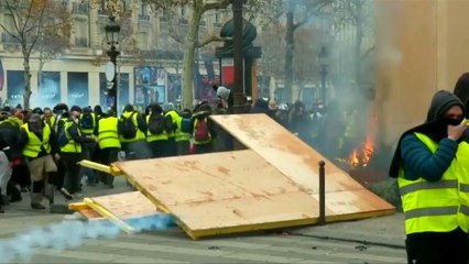 السترات الصفراء في فرنسا: سوف نتظاهر من الآن إلى عيد الفصح