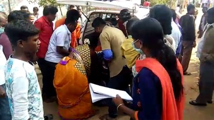 ವಿಷಪ್ರಸಾದ: ಪತ್ನಿ, 2 ತಿಂಗಳ ಹಸುಗೂಸಿನೆದುರಲ್ಲೇ ಕುಸಿದು ಮೃತನಾದ ಪತಿ..! | Oneindia Kannada