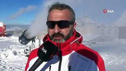 Uludağ'da  pistlerdeki kar kalınlığı böyle yükseltildi