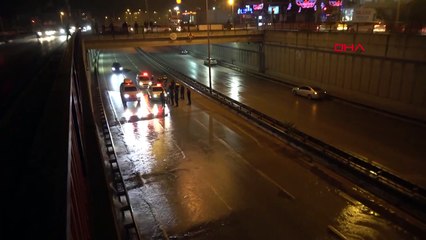 Su borusu patladı yollar şelaleye döndü