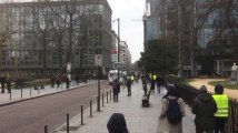 Quelques gilets jaunes remontent de la place Luxembourg