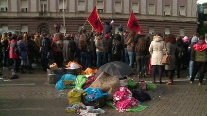 Protesta para Kryeministrisë, studentët mirëpresin banorët e “Astirit”  - Top Channel Albania