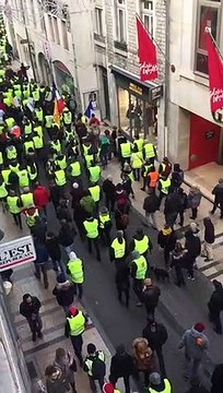 Gilets jaunes : 1000 à 1200 personnes défilent dans les rues de Besançon