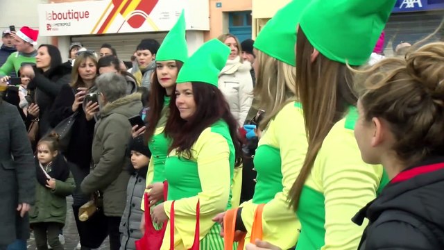 Martigues: le Père Noël est arrivé en bateau !