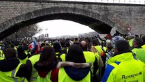 Gilets jaunes : minute de silence