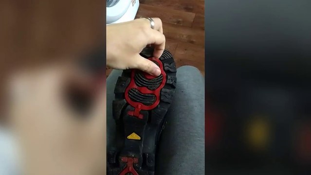 Des chaussures à crampons modulables !