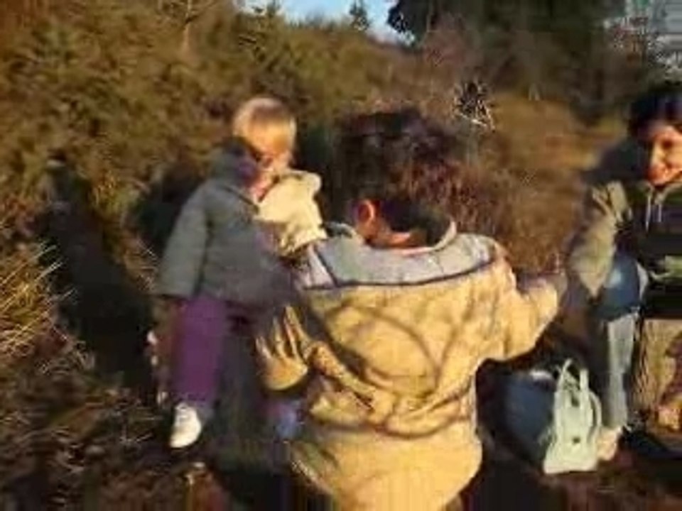 Elise et Tancrède échange le doudou