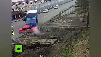 Lanetli Yol ve Hemen Kontrole Gelen Asayiş Ekibi